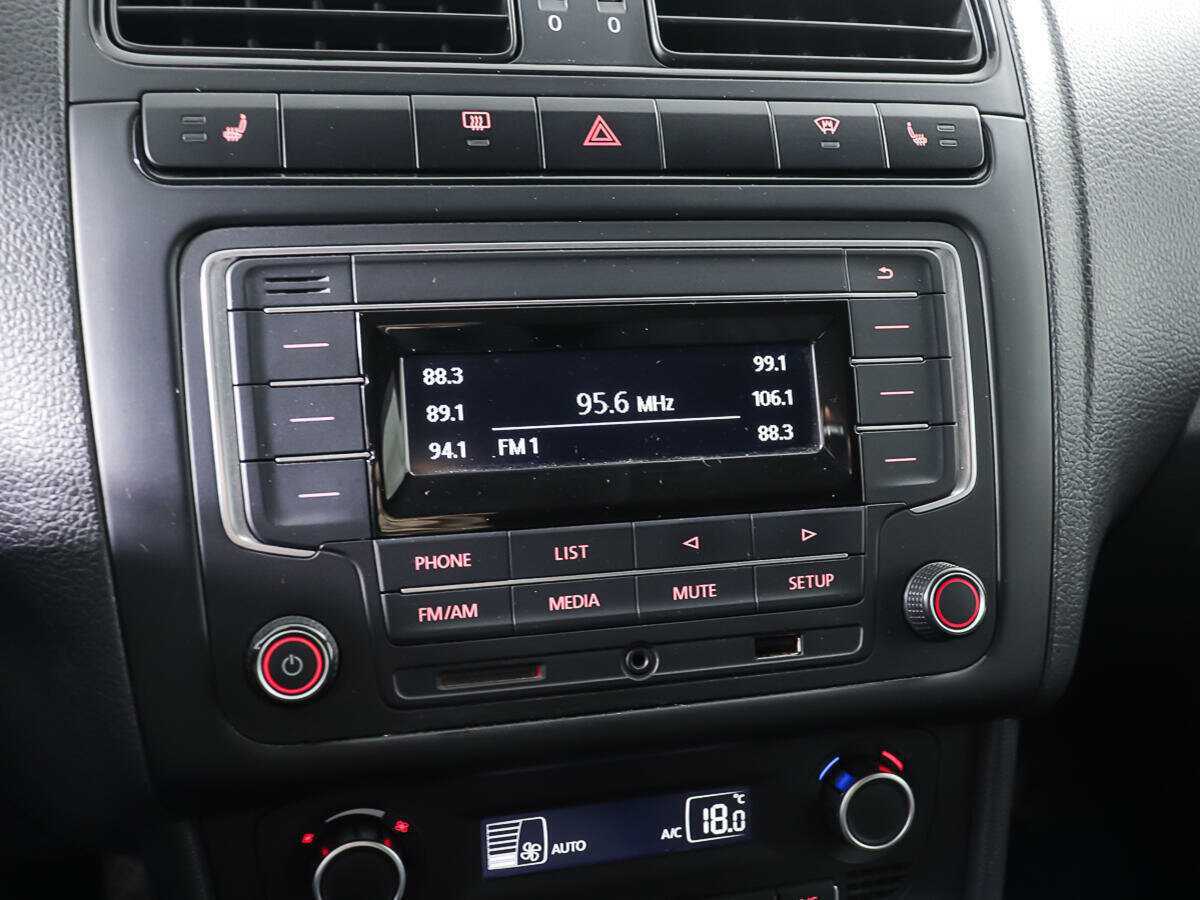 Купить Volkswagen Polo, 2017, 97 800 км, фото №17