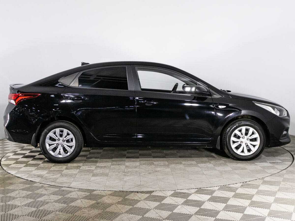 Купить Hyundai Solaris, 2017, 82 946 км, фото №4