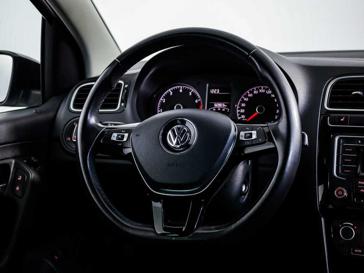 Купить Volkswagen Polo, 2017, 60 903 км, фото №10