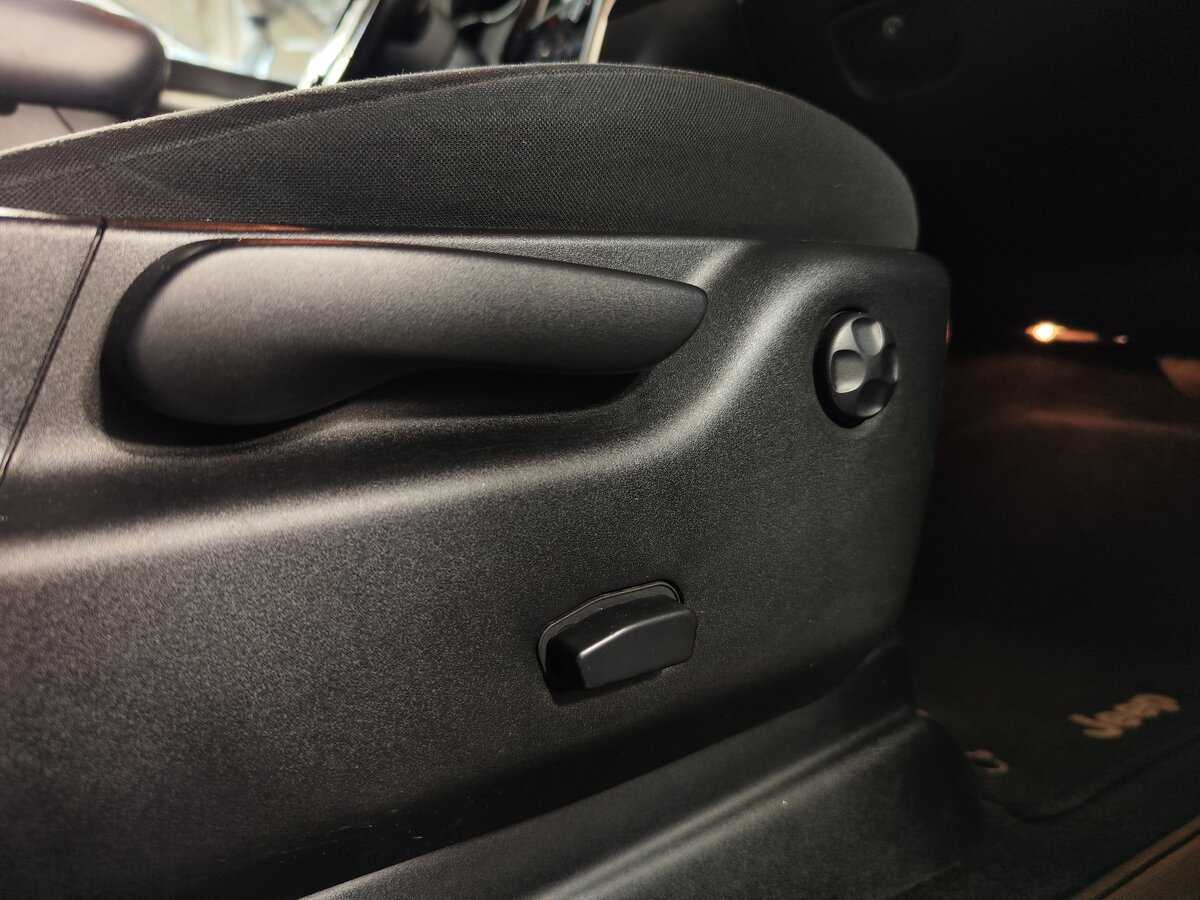 Купить Jeep Grand Cherokee, 2013, 217 000 км, фото №22