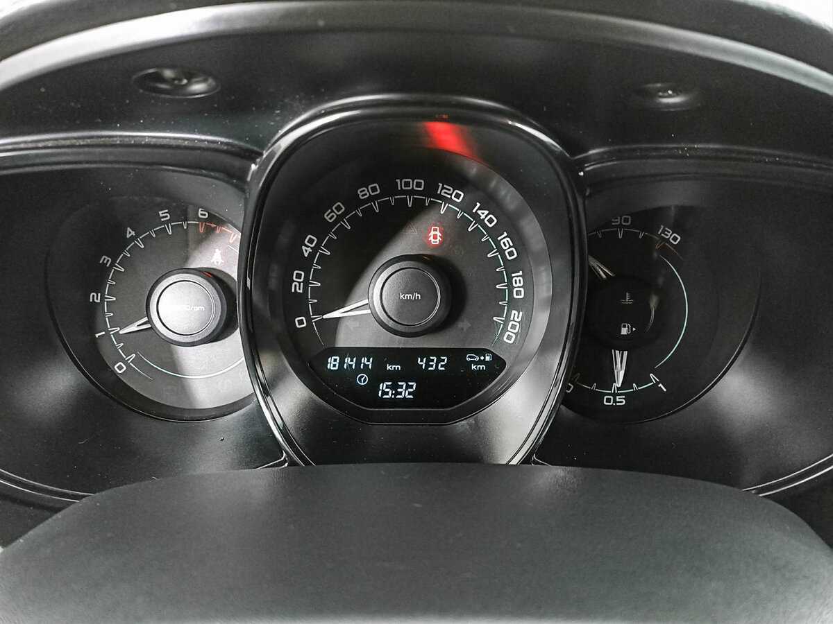 Купить Lada (ВАЗ) Vesta, 2017, 181 415 км, фото №13