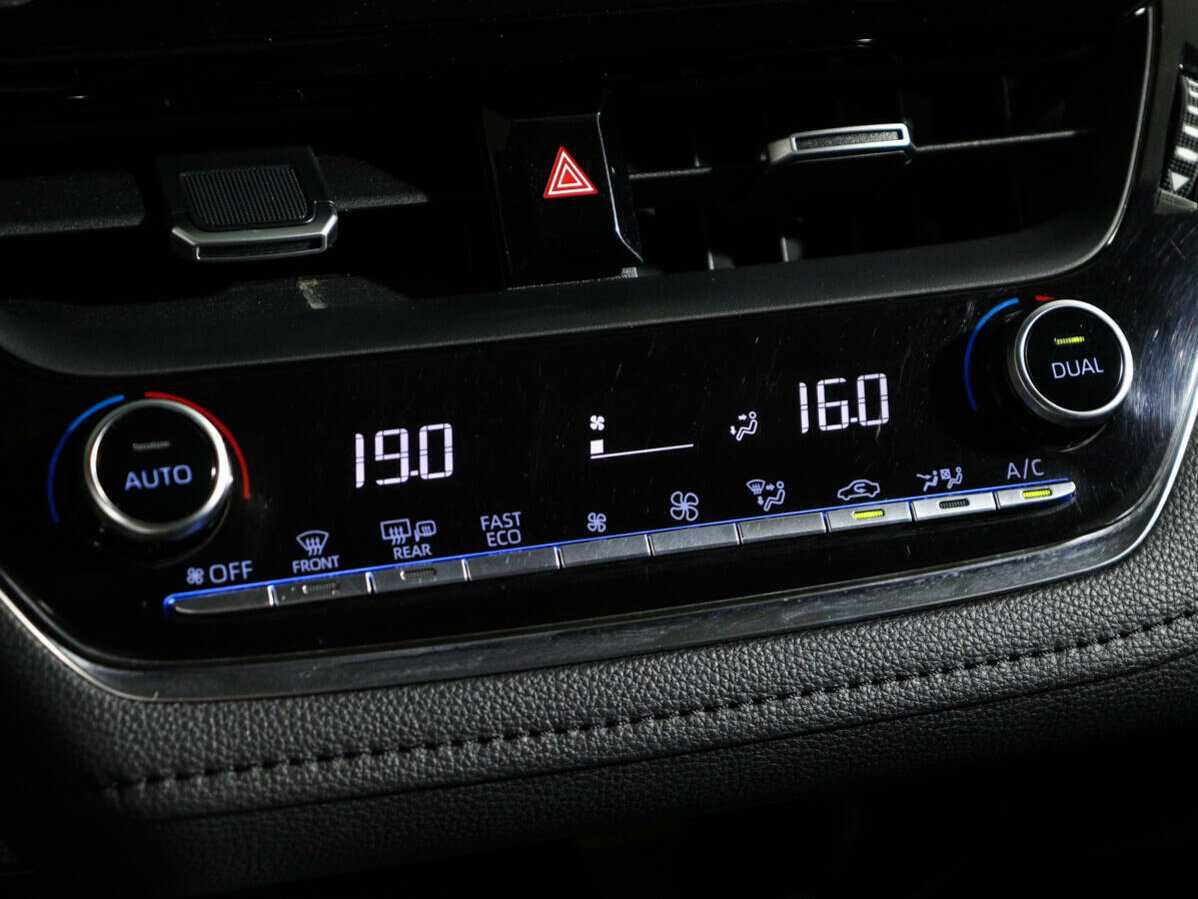 Купить Toyota Corolla, 2019, 67 000 км, фото №19