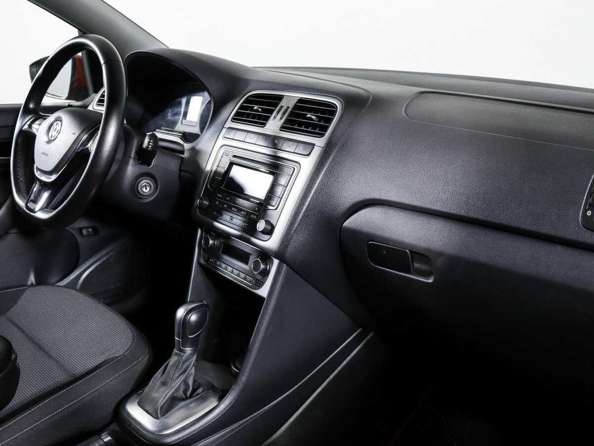 Купить Volkswagen Polo, 2018, 65 260 км, фото №9