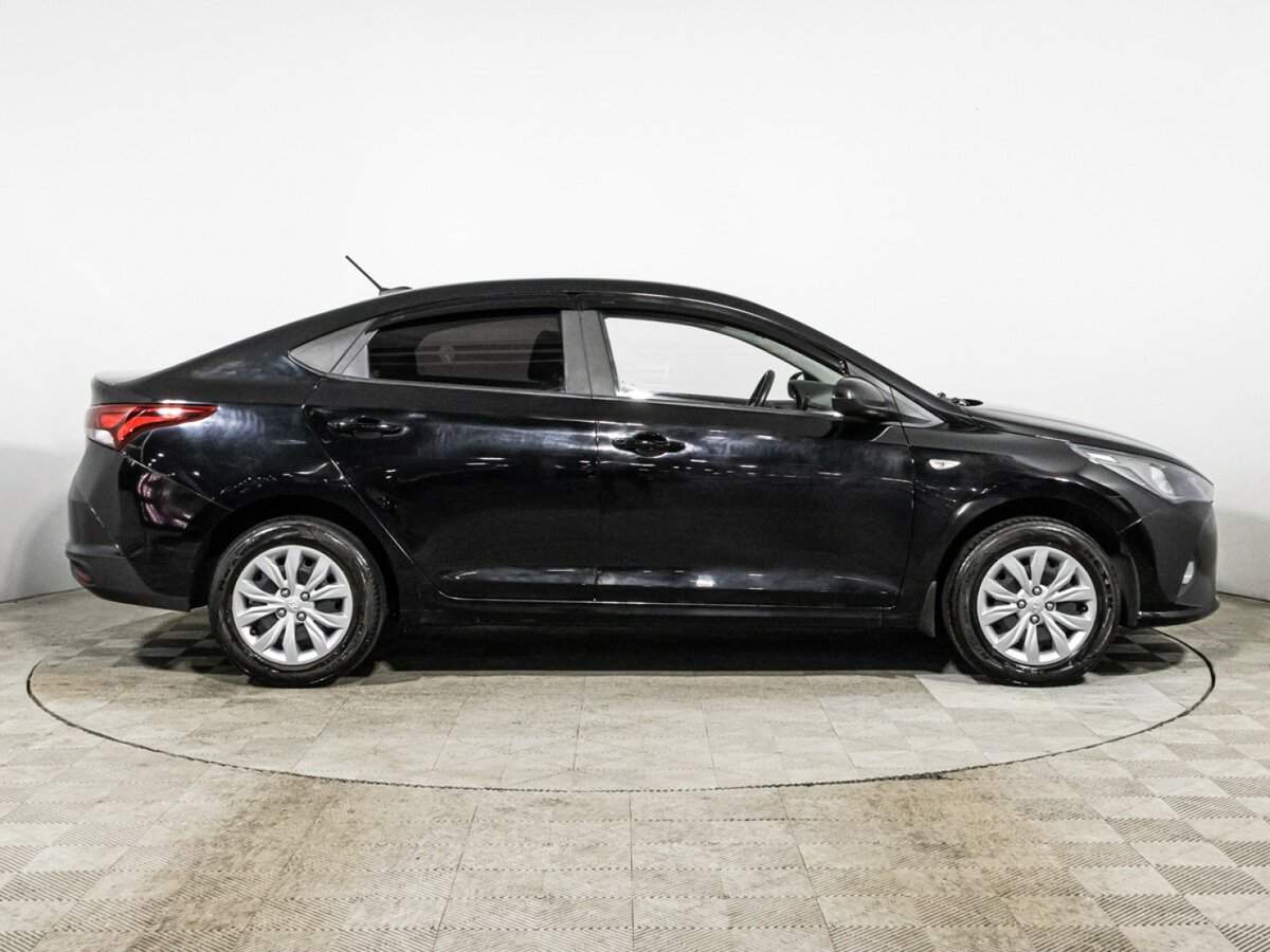 Купить Hyundai Solaris, 2021, 121 988 км, фото №4