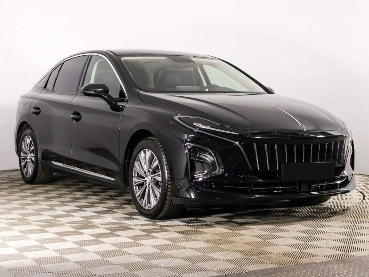Hongqi E-QM5