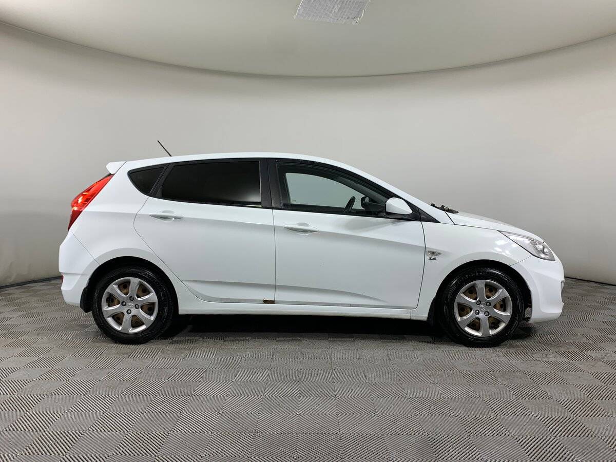 Купить Hyundai Solaris, 2013, 236 946 км, фото №4