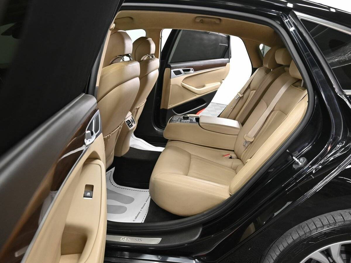 Купить Hyundai Genesis, 2016, 142 000 км, фото №17