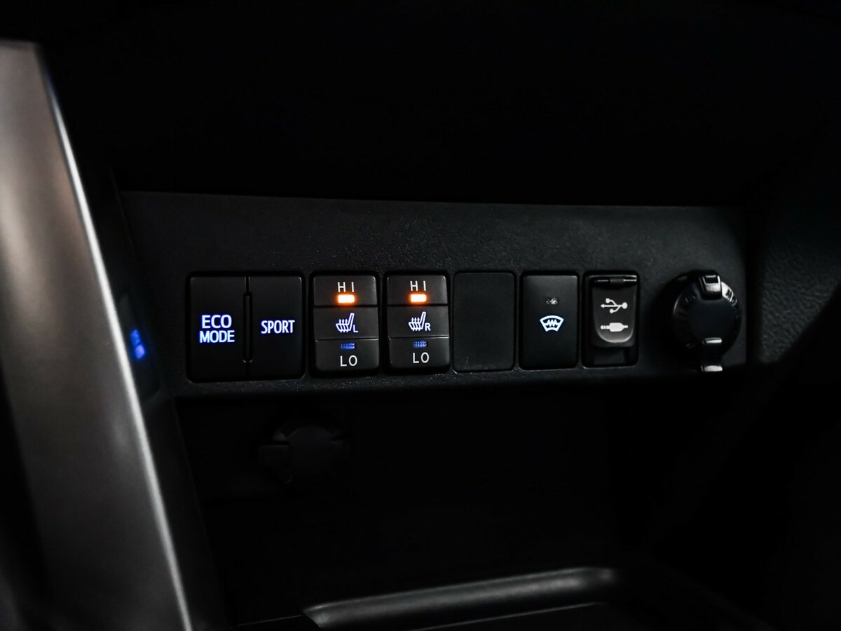 Купить Toyota RAV4 IV (XA40) Рестайлинг, 2016, 93 450 км, фото №16