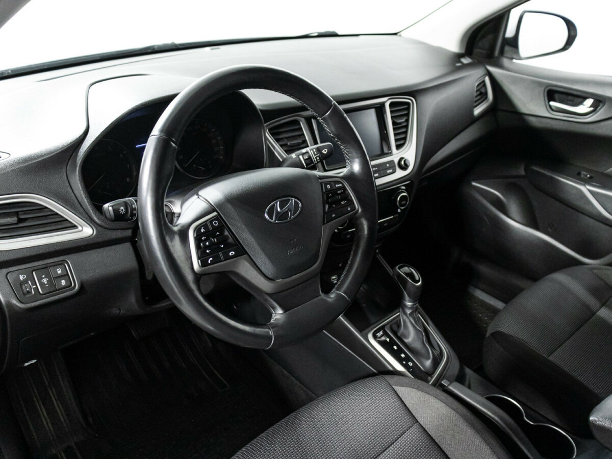 Купить Hyundai Solaris II, 2019, 129 351 км, фото №11