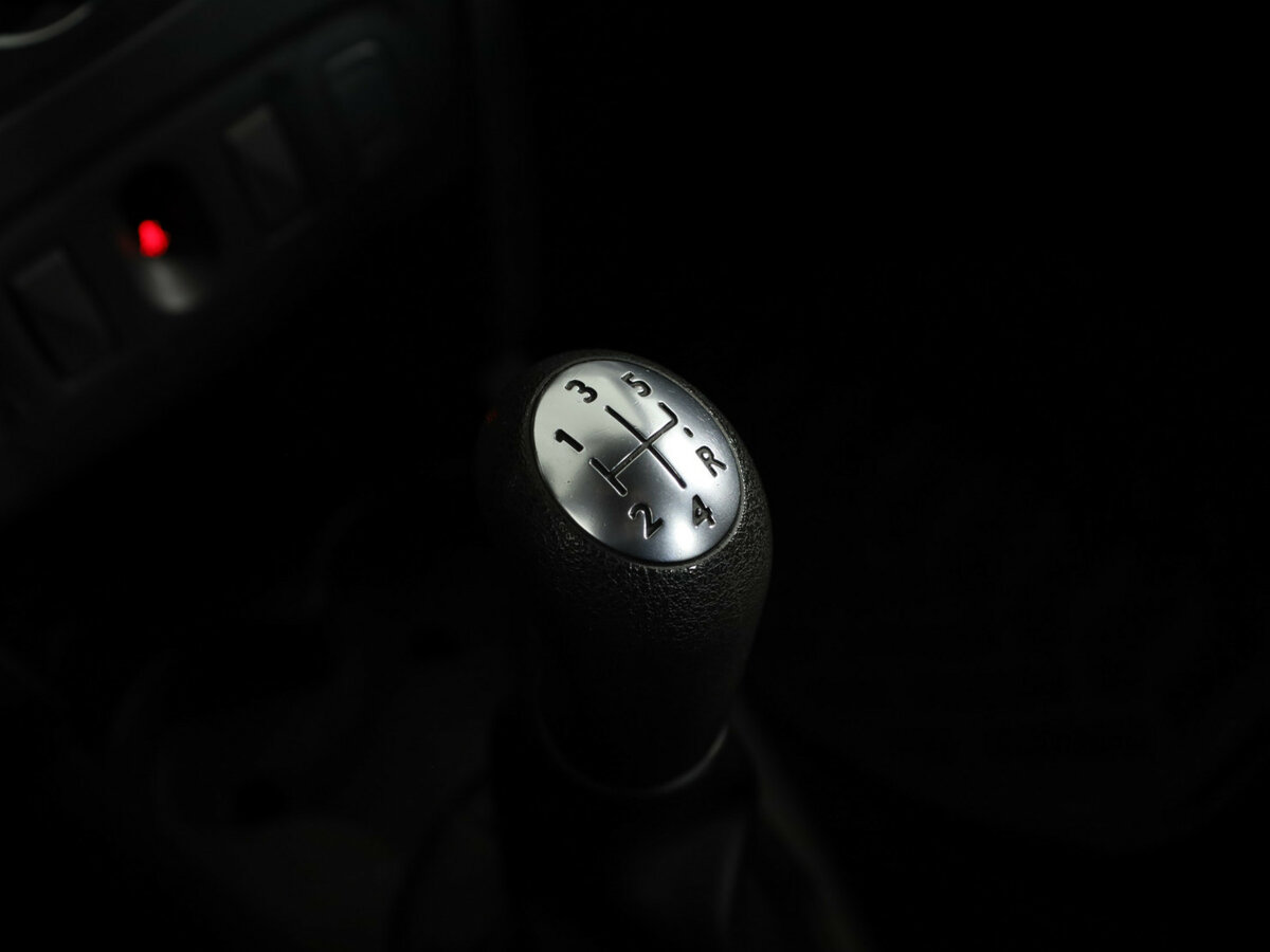 Купить Renault Logan II, 2015, 151 425 км, фото №19