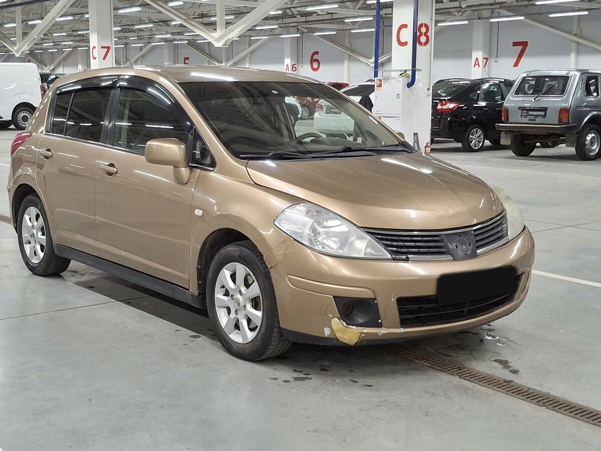 Nissan Tiida