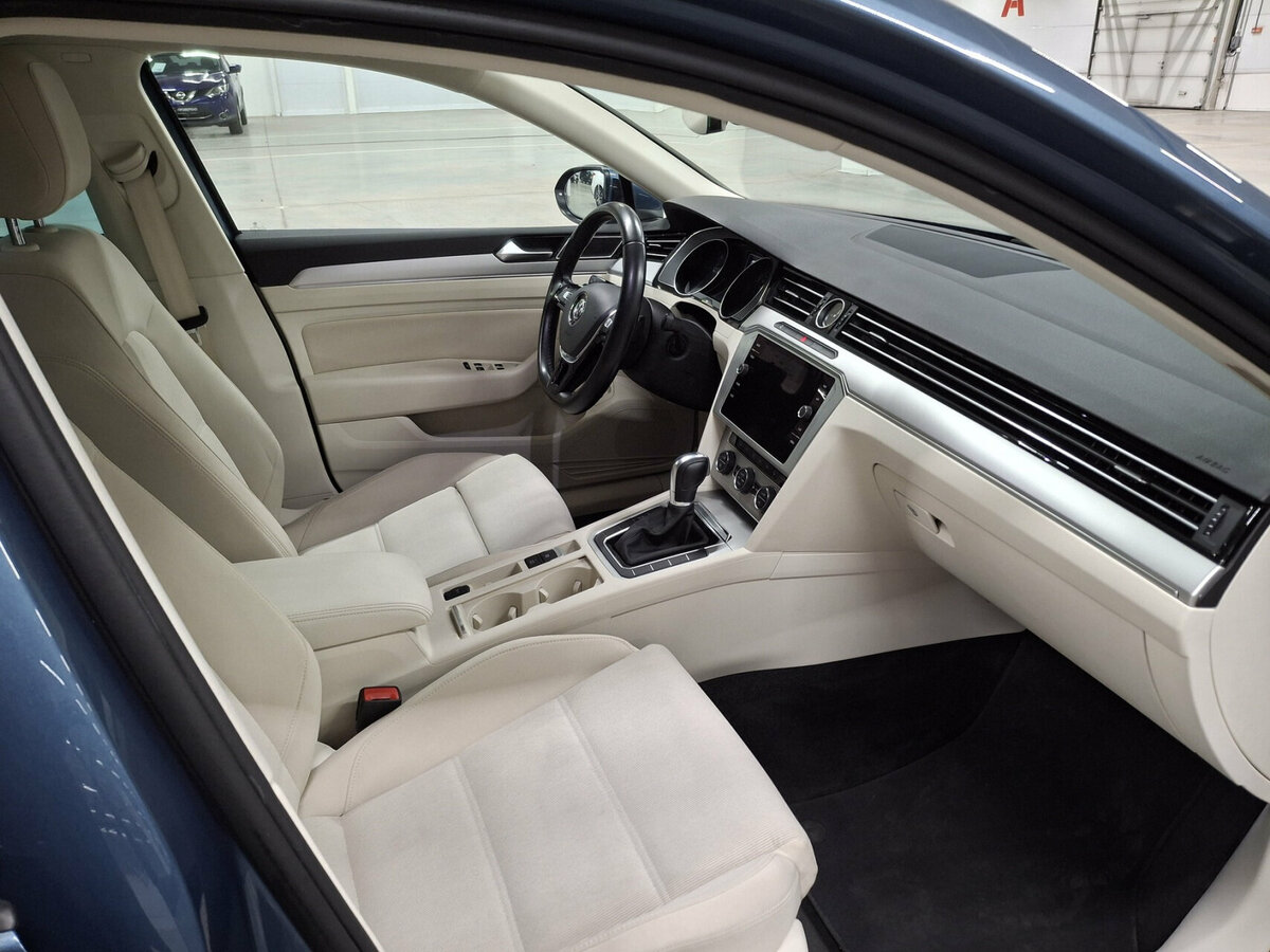 Купить Volkswagen Passat DSG6 B8, 2018, 199 240 км, фото №11