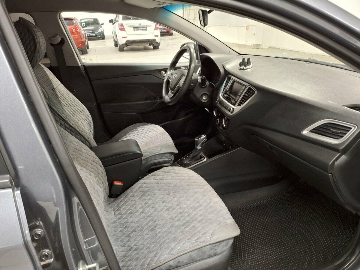 Купить Hyundai Solaris II, 2019, 249 844 км, фото №11